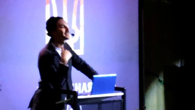 Вечерний Ургант построен на узнавании известного смотреть онлайн