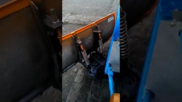 Испытания самодельной электролебедки ,подем отвала на зим 350 -650 rotax