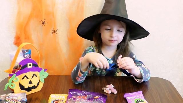 Halloween. Хэллоуинские сюрпризы и сладости. Монстры, Черепа, Глаза, Привидения смотреть онлайн