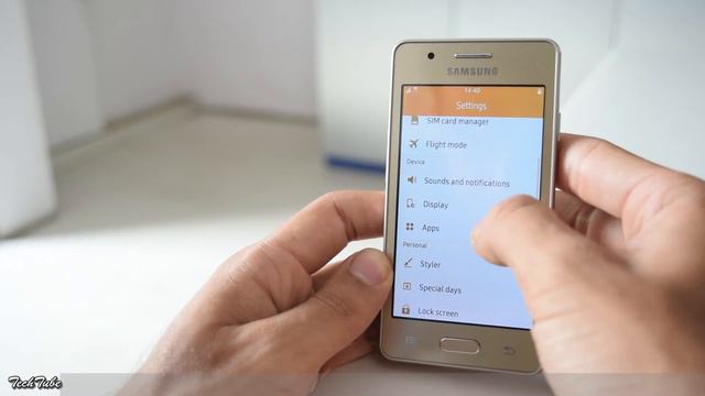 Tizen powered Samsung Z2 : Review & Hands on by Tech Tube. смотреть онлайн