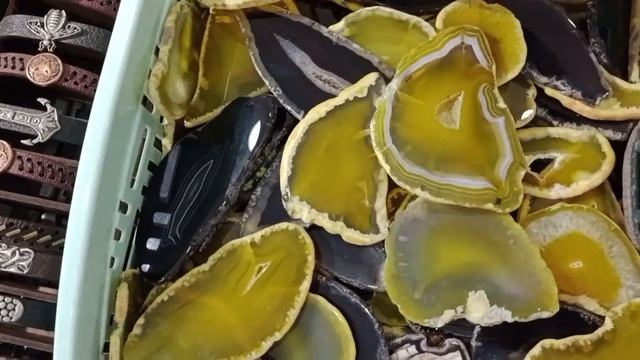 Установили коронки. Новое кафе. Магазин натуральных камней. Примерка обуви. Обмен рубля на лиру. смотреть онлайн