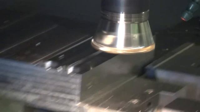 Сталь 45. Фреза D=80мм для обработки уступов. Пластины TNGX10 с 6 кромками. смотреть онлайн