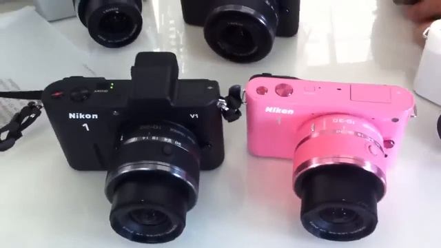 Nikon 1: Das Spitzenmodell V1 im Vergleich zur J1 (pink) смотреть онлайн