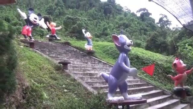 Катание на страусе во Вьетнаме. смотреть онлайн