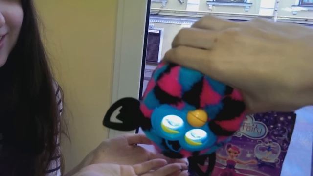 Как играть с Furby Boom (Фёрби Бум) - Ферби в реальной жизни! смотреть онлайн