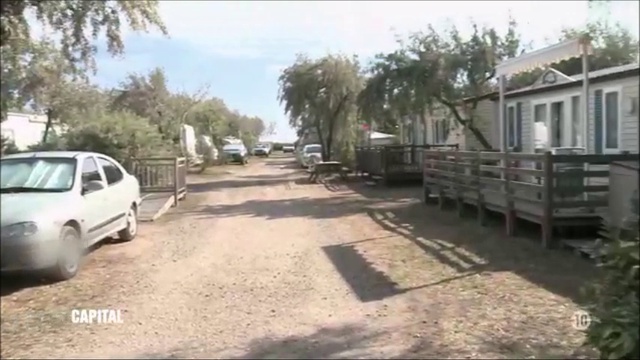 Le boom du naturisme 19.07.2015 M6 Capital dans "Vacances : on se déshabille, ils s'enrichissent !" смотреть онлайн