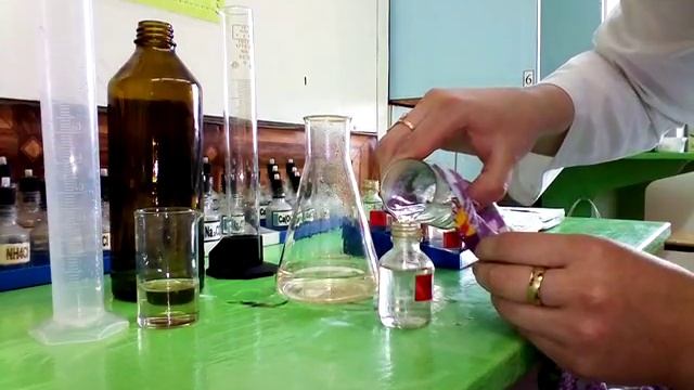 Приготовление разбавленной серной кислоты смотреть онлайн