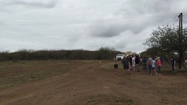 Demo: Amarok Off-Road ABS - stop on gravel from 100km/h смотреть онлайн