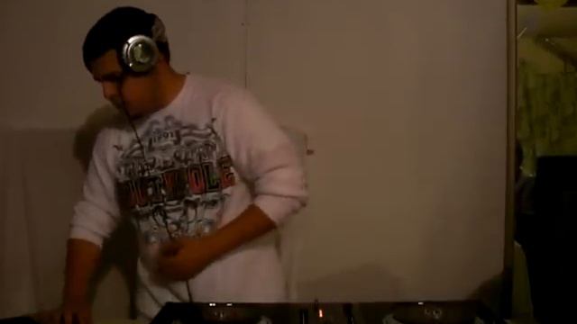 DJ LS LATE NITE TV 805 MIXING ON NUMARK NS7 смотреть онлайн