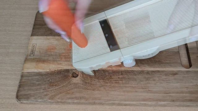 ЛЕНИВЫЕ оладьи с глазуньей и салатом из моркови. смотреть онлайн