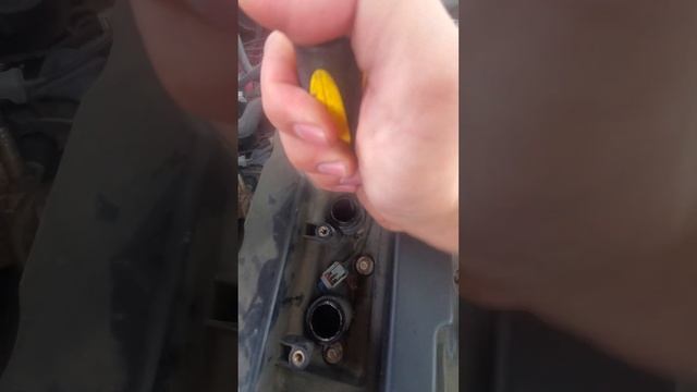Ignition coil boot stuck on spark plug. An easy fix! смотреть онлайн