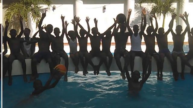 Bonne anniversaire BABAS смотреть онлайн