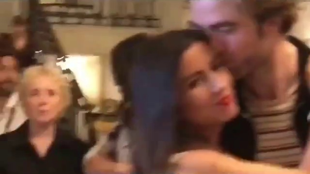 Robert being sweet with fan смотреть онлайн