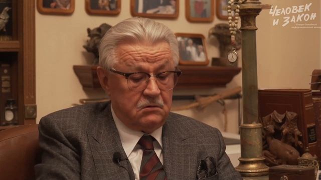 «Плохо обученные юристы превращаются в кровавых деятелей» - адвокат Новолодский смотреть онлайн