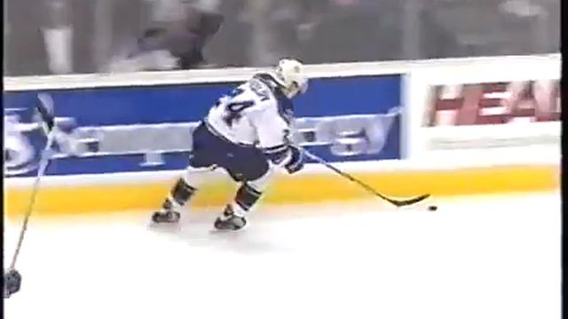 Alex Frolov fantastic rookie season goal vs Ducks (19 dec 2002) смотреть онлайн