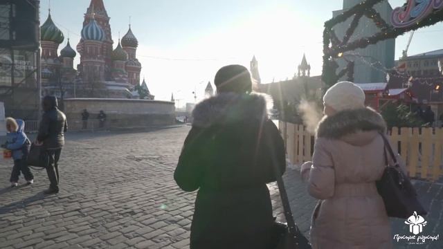 Прохожие дарят цветы! Неожиданное предложение руки и сердца! © Простые Радости