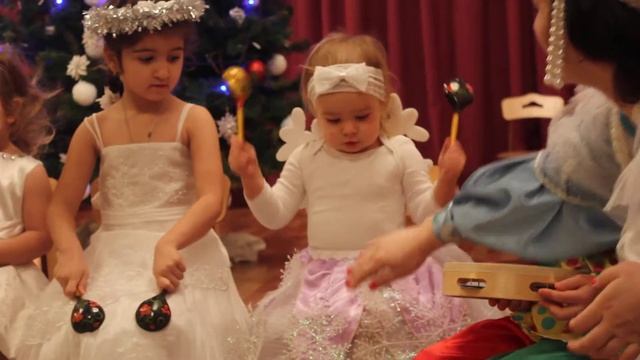 первый новогодний утренник Ники. декабрь 2014 смотреть онлайн