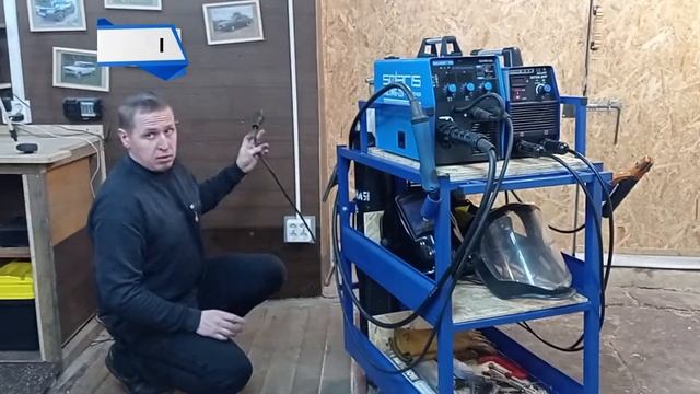 Тележка для сварочного аппарата. Своими руками из профильной трубы смотреть онлайн