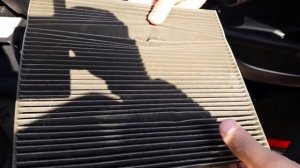 Замена салонного фильтра Hyundai Santa Fe 2012-