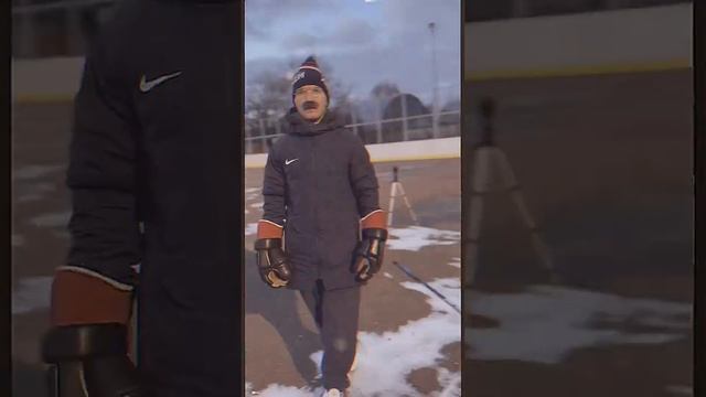 У КОГО НИБУДЬ СОХРАНИЛИСЬ ТАКИЕ КРАГИ? ХОККЕЙНЫЕ ПЕРЧАТКИ смотреть онлайн