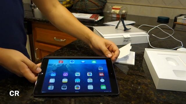 Apple iPad Air Smart Cover: Unboxing and First Look смотреть онлайн