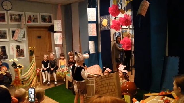 Музыкальная сказка "Три поросенка" (25.03.15) смотреть онлайн