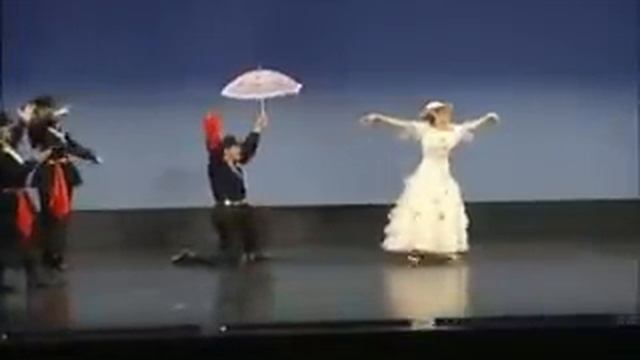 Vanoush Khanamerian Dance School - Kintoner Par - Armenian Traditional Dance смотреть онлайн