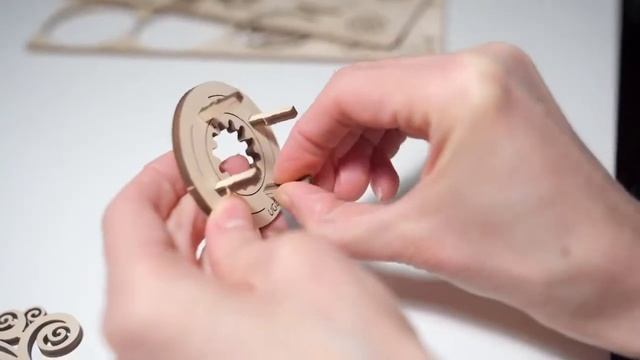 Механический конструктор 3D-пазл Стимпанк-часики 13*8 см, 43 эл 70093, Ugears смотреть онлайн