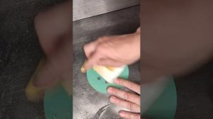 Как чистить шлифовальные кружки (наждачную бумагу) от смолы