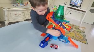 Хот Вилс Супер ЭКСТРЕМАЛЬНАЯ ГОРКА / ХотВилс гараж с трассами и c водой