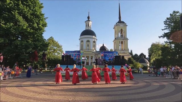 Танцевальный коллектив "Ритм" - Вальс смотреть онлайн