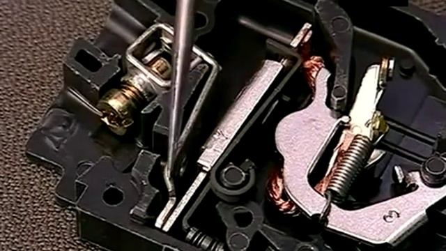 Как делают распределительные электрические щитки смотреть онлайн