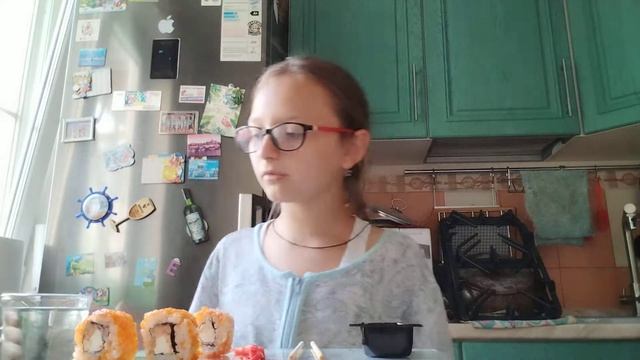 Мукбанг Роллы и Онигири.Немного обо мне. смотреть онлайн