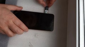 извлечение и вставка карты памяти в смартфон