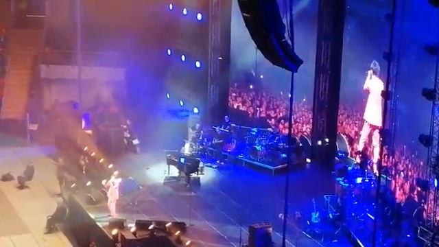 Dimash & Dears "Любовь уставших лебедей". Москва 09.03.2020 смотреть онлайн