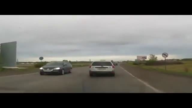 Пьянь на дороге 24.05.2013 (участок трассы Абакан - Подсинее) смотреть онлайн