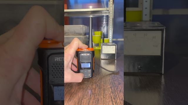 Где больше излучение у радиостанции Retevis RB627 смотреть онлайн