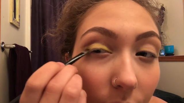 Easy Yellow Cut Crease смотреть онлайн