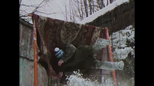 как выбить ковёр #shorts смотреть онлайн