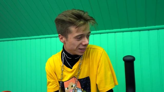 Школа Девочек VS Школа Мальчиков || Смешные Ситуации с Друзьями смотреть онлайн