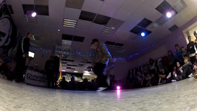 BBoy Shved VS BBoy MaxT l 1/8 Финала профи 1х1 | Брейкинг Джем "Покажи свой Арсенал" l 19.01.14 смотреть онлайн