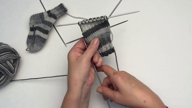 Детские носки спицами. Длина ступни ~ 13см. #вязание #knitting смотреть онлайн