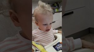 Малыш плачет под песню #колыбельная #плачет #моярадость #любимыйсынок #грустит