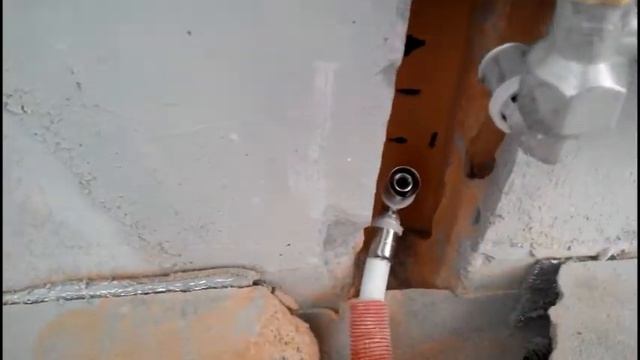 Переделка подводки радиатора на вывод из стены смотреть онлайн