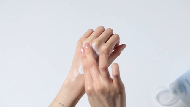 COSRX Hydrium Triple Hyaluronic Moisturizing Cleanser смотреть онлайн