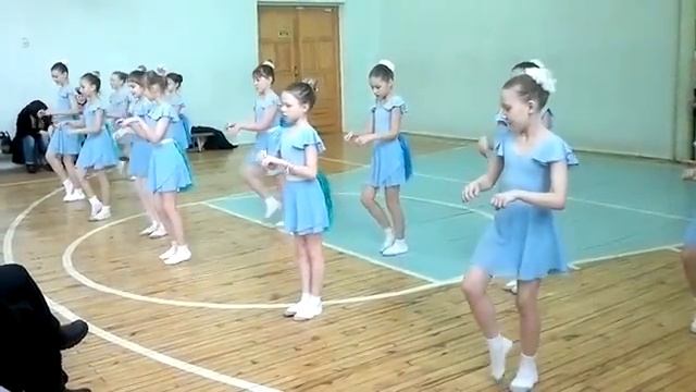 танец лошадок. смотреть онлайн