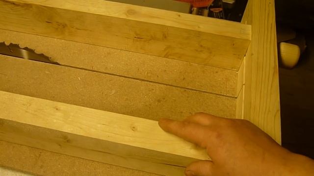 Шипорезное приспособление для циркулярной пилы смотреть онлайн