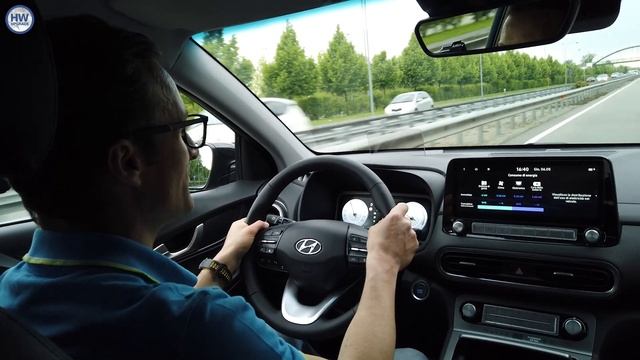 Hyundai Kona Electric è il SUV compatto che fa 400km in autostrada смотреть онлайн