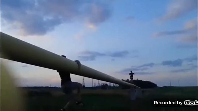 ШОК КОНТЕНТ ЧЕЛОВЕК УПАЛ В КАНАВУ смотреть онлайн