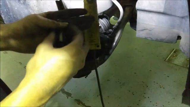 2013 Ford Focus front brake pad replacement смотреть онлайн